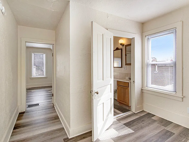 2032 S Burdick St #2 — Photo 8