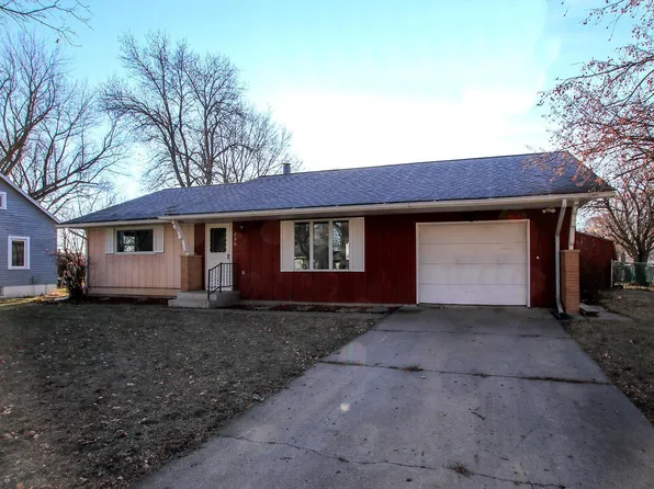 250 Martha St, Stewart, MN 55385