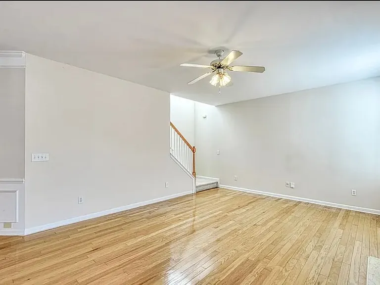 202 Branchester Ct — Photo 11