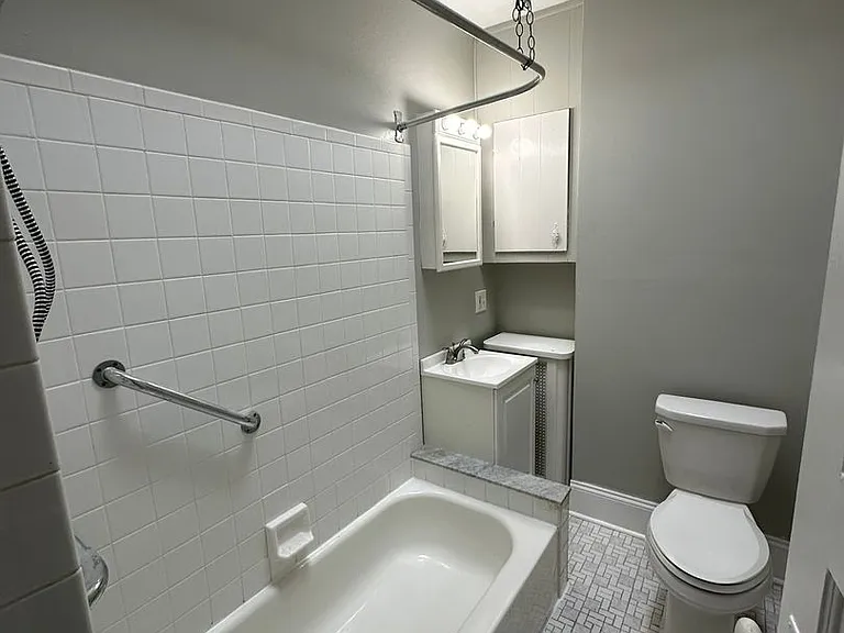 5743 Pemberton St — Photo 20