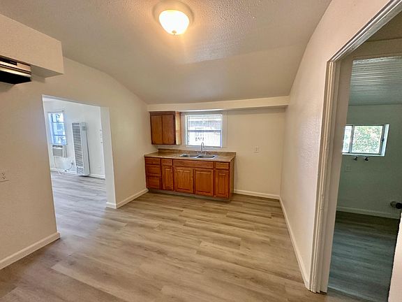 5th image of 809 Washington Ave
