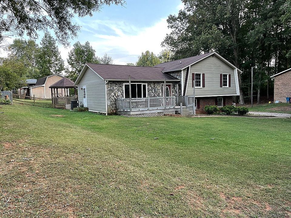 1st image of 1036 Autumn Ln