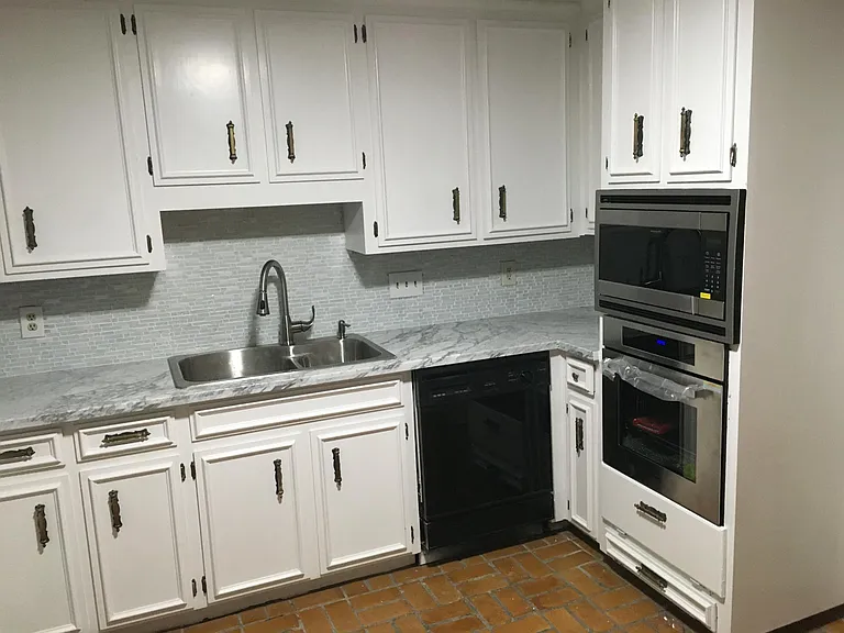2909 Canterbury Dr — Photo 8