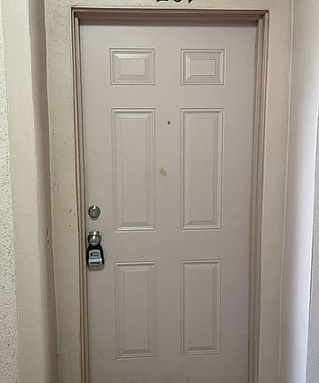 2nd image of 4862 Cayview Ave Unit 201