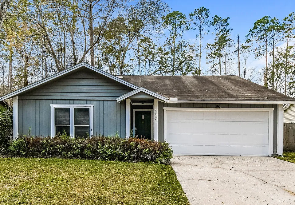 8136 Honeysuckle Ln