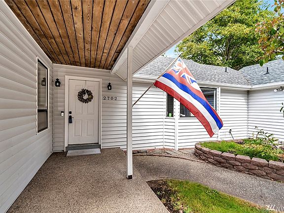 5th image of 2702 Elwood Dr W