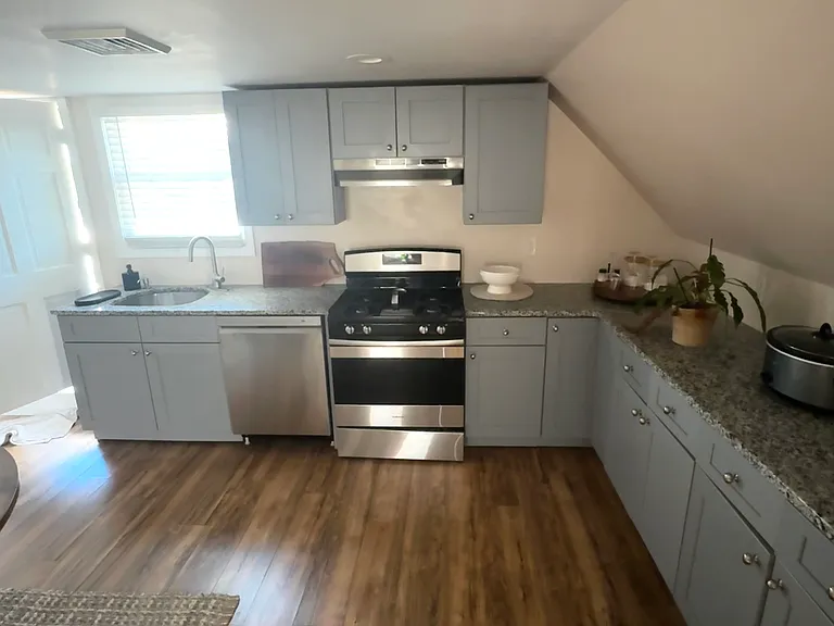 90 Hill St #3 — Photo 3