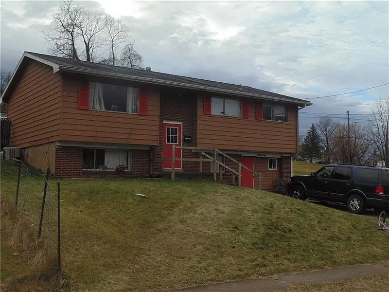 14 Pershing Ct photo 1