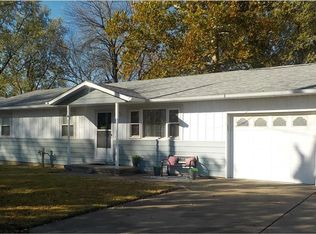 512 S Hollywood Ave, Coffeyville, KS 67337