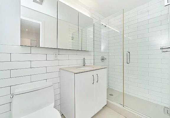 5th image of 203 E 4th St APT Ge