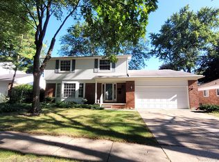 1642 Gloucester St, Plymouth, MI 48170