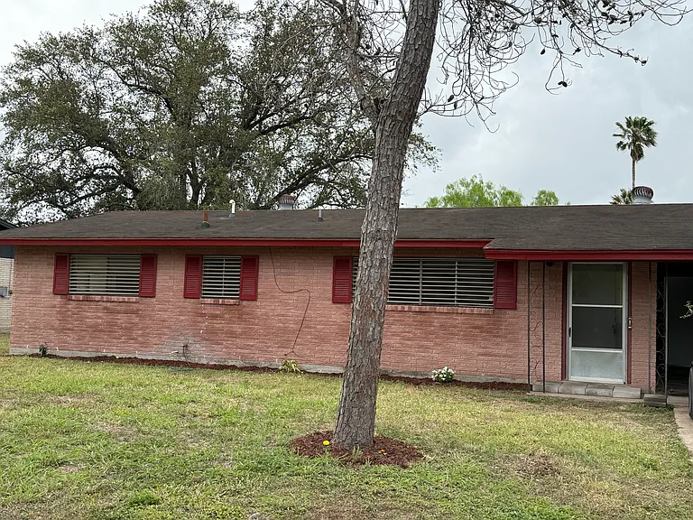 607 W Miller St — Photo 3