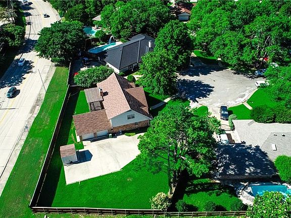 4th image of 2201 Oak Forest Ct