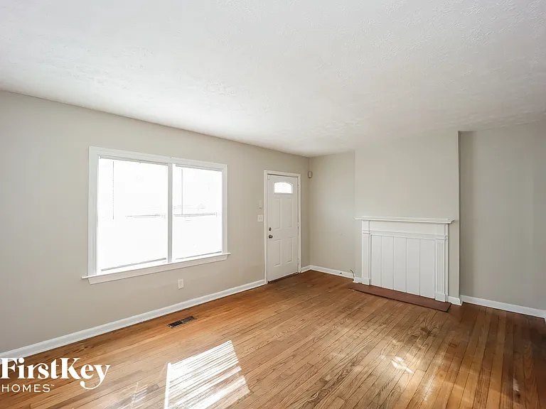 519 Erin Ave SW — Photo 4