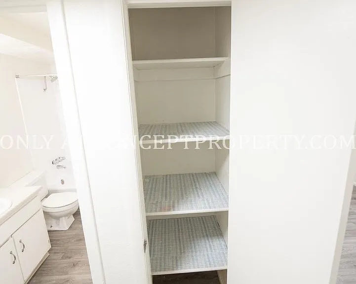 6660 S 1300 W — Photo 54