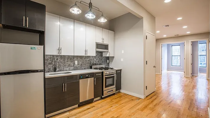 Rented by Nooklyn NYC LLC | media 21