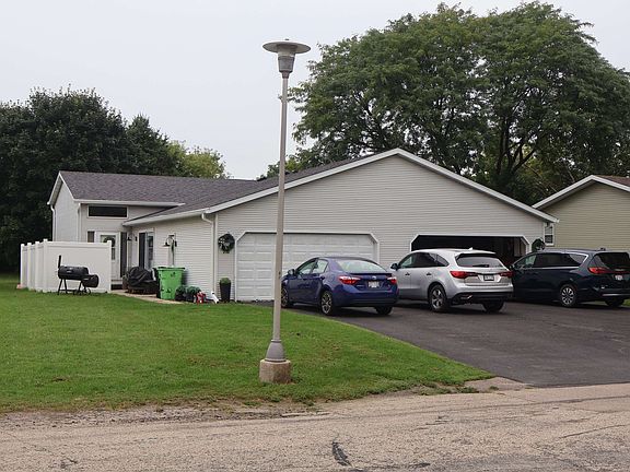 3rd image of 216-218 Eilbes Ave