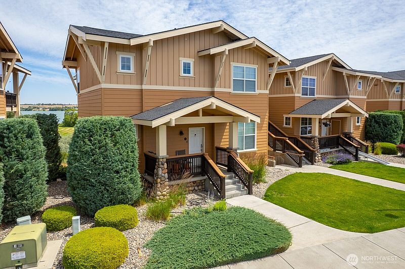 2nd image of 4395 Westshore Drive NE #802