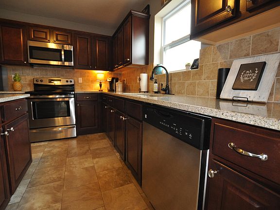 5th image of 1417 Gardner Pond Ln