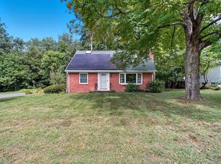 22 Hartwick St, Springfield, MA 01108