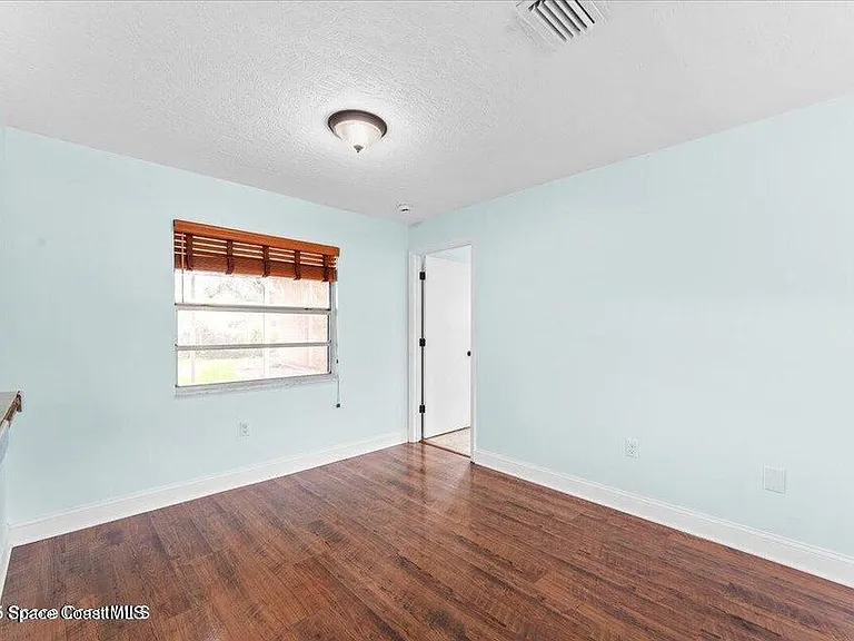 1527 Spruce Rd — Photo 21