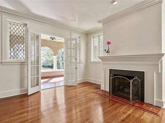 5th image of 20 Newcomb Blvd #B