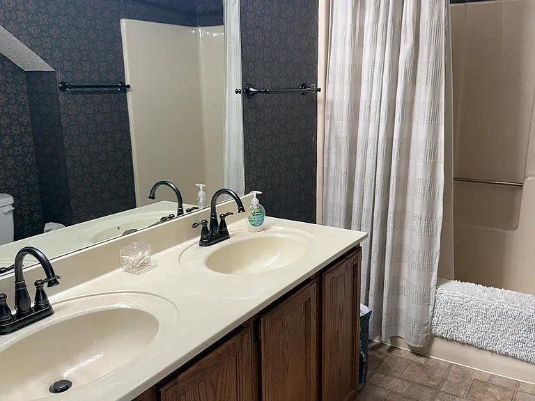 10400 Ravenbrook Ln — Photo 17