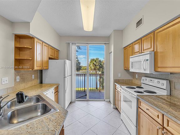5th image of 2054 Alta Meadows Ln APT 2401