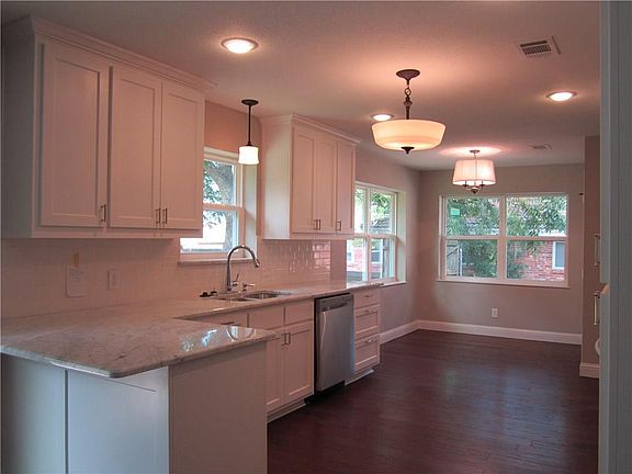 2nd image of 201 E Louella Dr