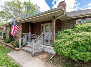 922 E Manchester Dr, Springfield, MO 65810