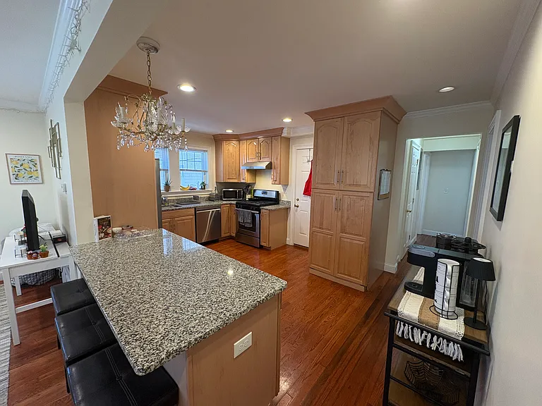 16A Eliot Crescent Brookline Ml #1 — Photo 13
