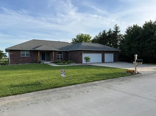 19 Chad Ave, Sullivan, IL 61951
