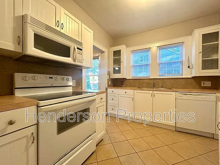 1328 Saint Julien St — Photo 10