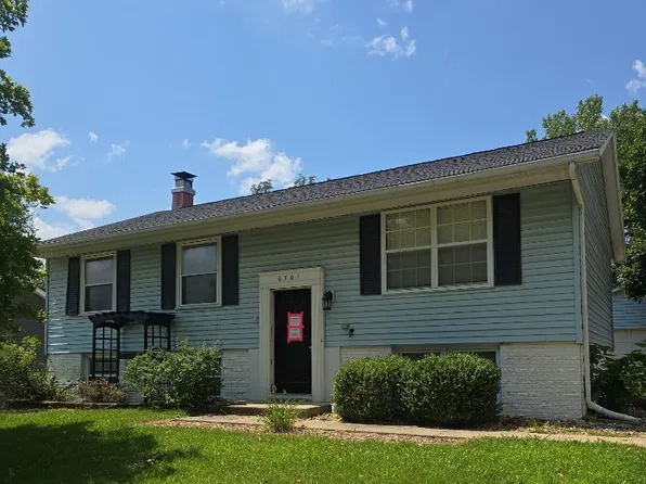 6701 Stonybrook Ln NE, Cedar Rapids, IA 52402
