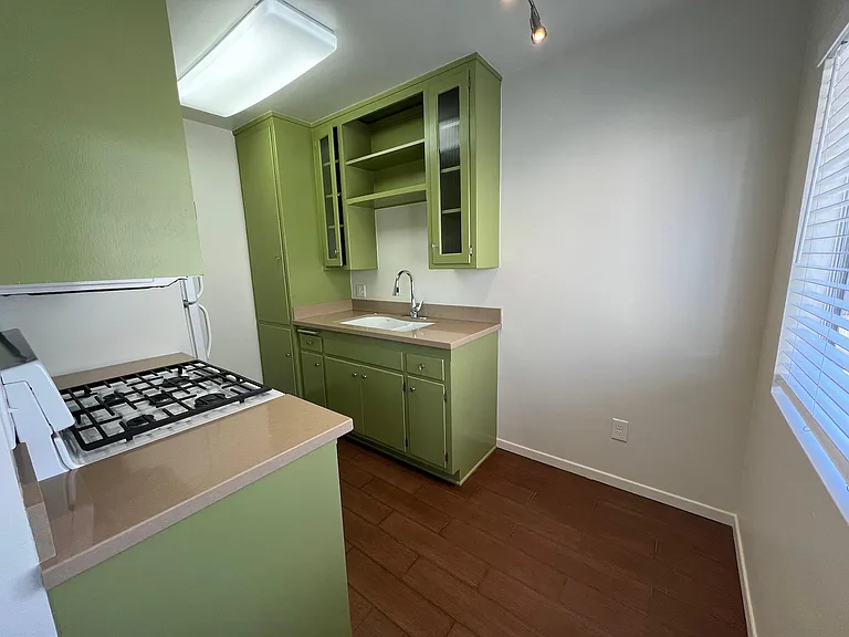 22 Reef St #5 — Photo 2