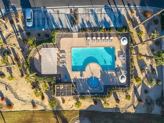 4th image of 43754 Avenida Alicante