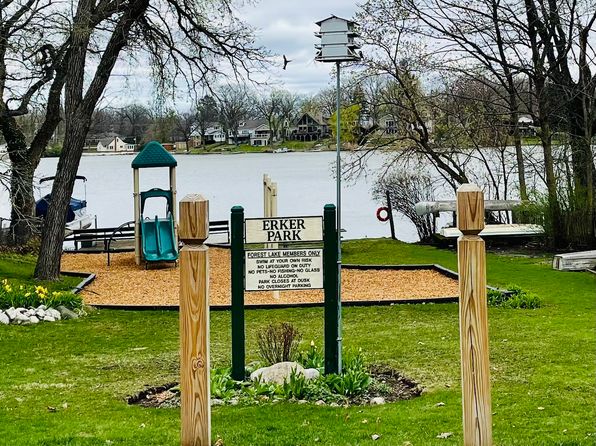 24311 N Bonnie Ln, Lake Zurich, IL 60047