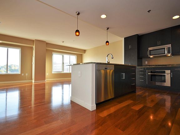 4th image of 100 Exchange St Unit 1201