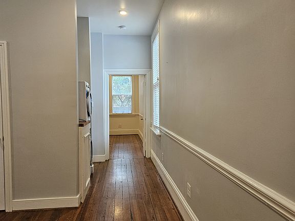 2nd image of 2218 E Grace St #101