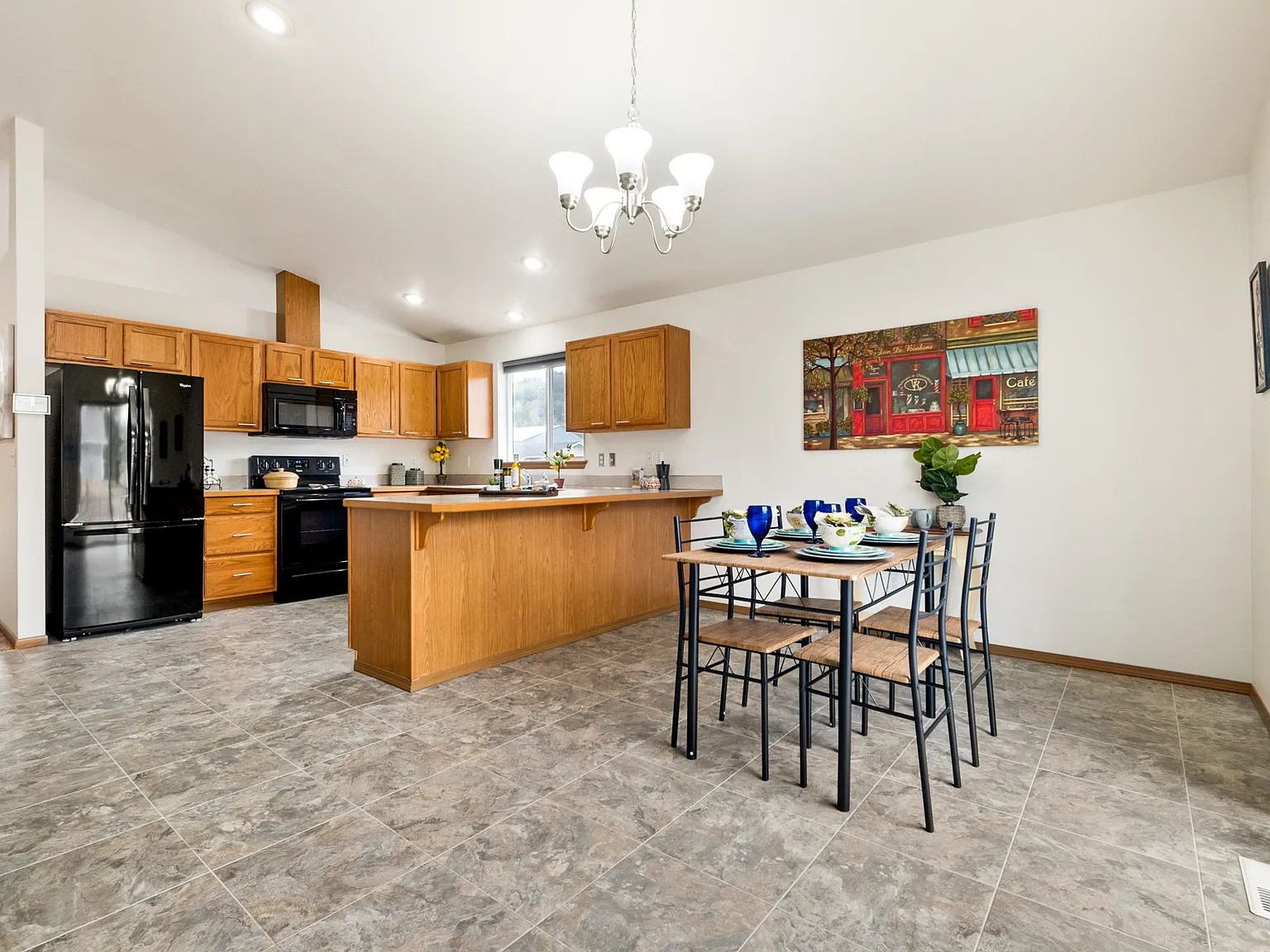 Algona - 1 story Home — Photo 3