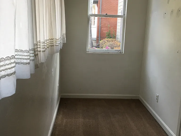 149 S Corona St — Photo 11