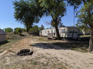 29 Omaha Beach Ct, Lewellen, NE 69147