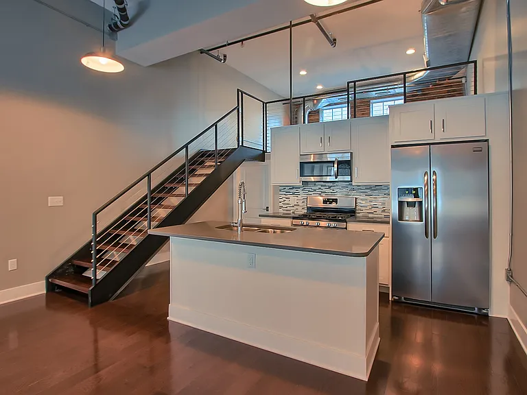 210 Walnut St — Photo 10
