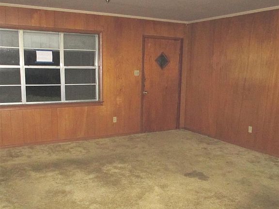 5th image of 209 N Oakley St