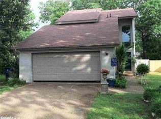 34 Prince Dr, Maumelle, AR 72113