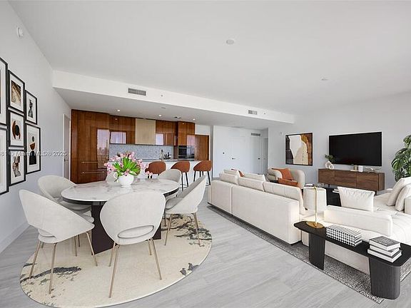 2nd image of 2678 Tigertail Ave #1802