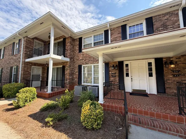 2711 Reynolda Rd #2D, Winston Salem, NC 27106