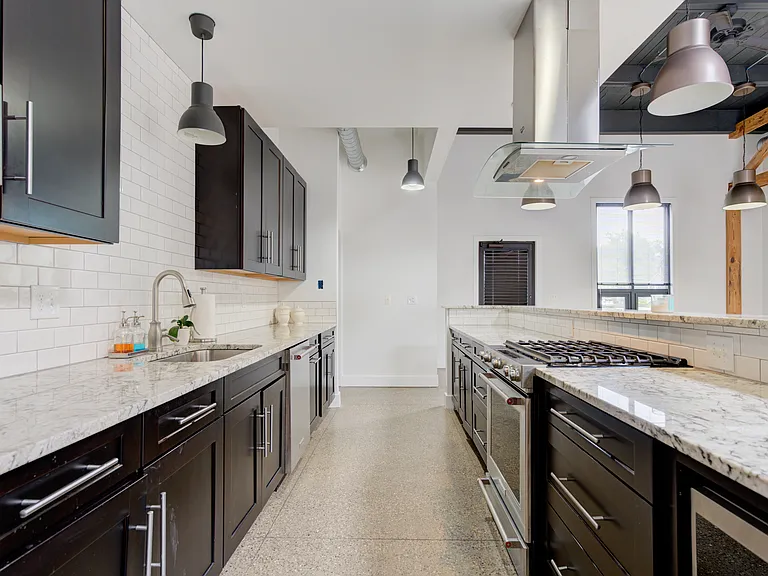 1300 Batavia Ave #2 — Photo 16