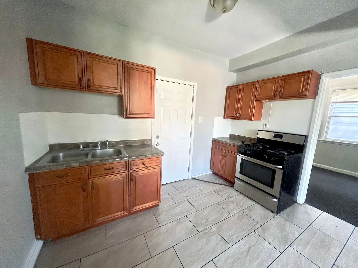 2531 N Tripp Ave — Photo 2