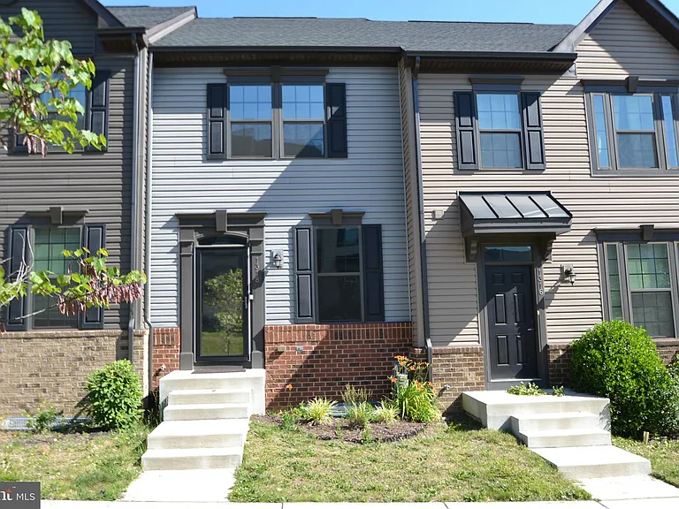1318 Trestle Dr — Photo 1